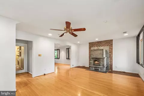 Living - 6336 Torrence St, Burke, VA 22015 photo 4 of 12