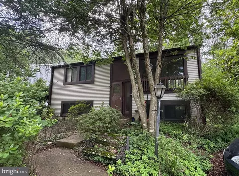 2309 Old Trail Dr, Reston, VA 20191
