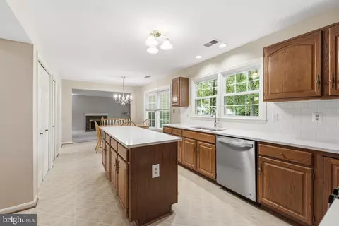 Kitchen - 4308 Warner Ln, Chantilly, VA 20151 photo 2 of 2
