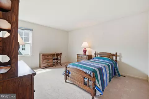 Bedroom - 4308 Warner Ln, Chantilly, VA 20151 photo 5 of 6