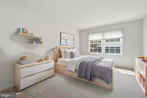 Bedroom - 4308 Warner Ln, Chantilly, VA 20151 photo 6 of 6