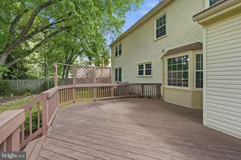 Exterior - 4308 Warner Ln, Chantilly, VA 20151 photo 3 of 8