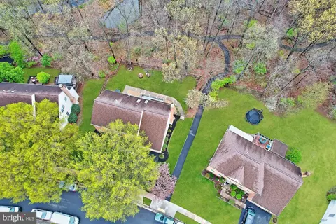 View/Area - 4308 Warner Ln, Chantilly, VA 20151 photo 1 of 2