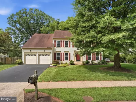 Exterior - 4308 Warner Ln, Chantilly, VA 20151 photo 8 of 8