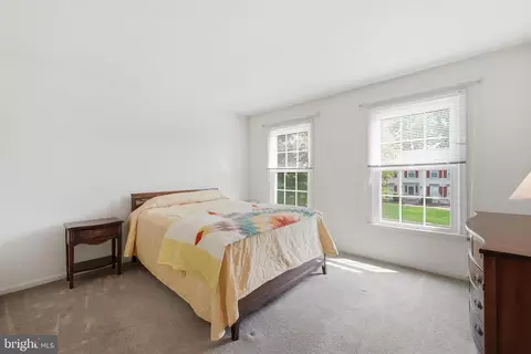 Bedroom - 4308 Warner Ln, Chantilly, VA 20151 photo 4 of 6