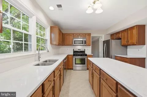 Kitchen - 4308 Warner Ln, Chantilly, VA 20151 photo 1 of 2