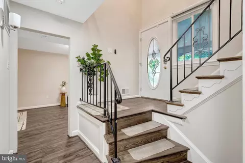 Entry Way - 8213 Springfield Village Dr, Springfield, VA 22152 photo 1 of 2