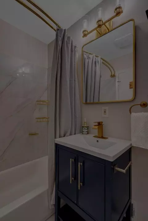 Bath - 8213 Springfield Village Dr, Springfield, VA 22152 photo 3 of 3