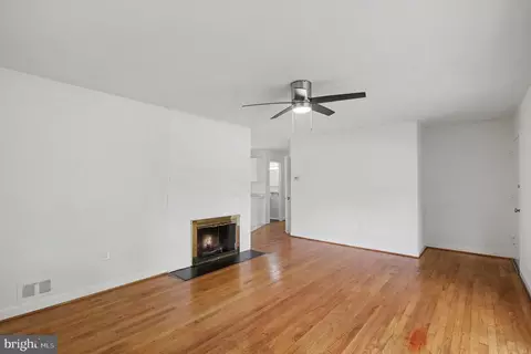 Living - 5422 Ferndale St, Springfield, VA 22151 photo 4 of 4