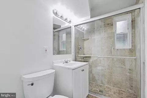 Bath - 5422 Ferndale St, Springfield, VA 22151 photo 3 of 3