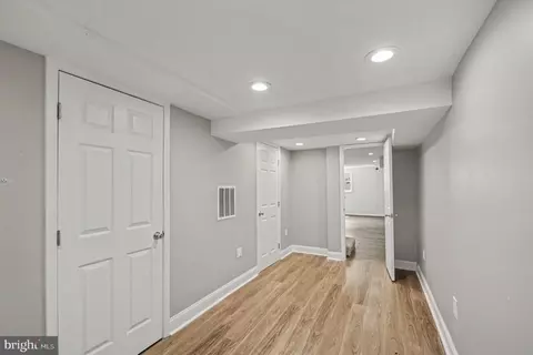 Entry Way - 5422 Ferndale St, Springfield, VA 22151 photo 2 of 2
