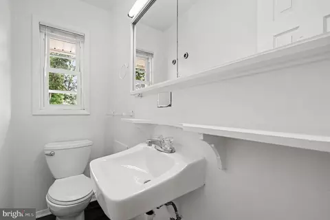 Bath - 5422 Ferndale St, Springfield, VA 22151 photo 2 of 3