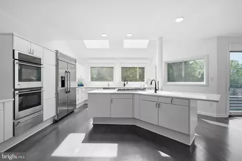 Kitchen - 7545 Potomac Fall Rd, Mclean, VA 22102 photo 1 of 7