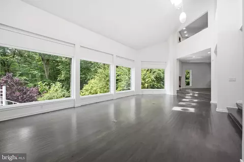 Living - 7545 Potomac Fall Rd, Mclean, VA 22102 photo 9 of 26