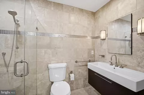 Bath - 7545 Potomac Fall Rd, Mclean, VA 22102 photo 8 of 8