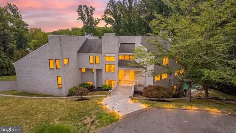 Exterior - 7545 Potomac Fall Rd, Mclean, VA 22102 photo 24 of 25