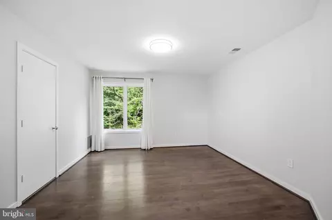 Bedroom - 7545 Potomac Fall Rd, Mclean, VA 22102 photo 1 of 5