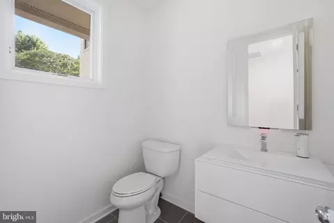 Bath - 7545 Potomac Fall Rd, Mclean, VA 22102 photo 1 of 8