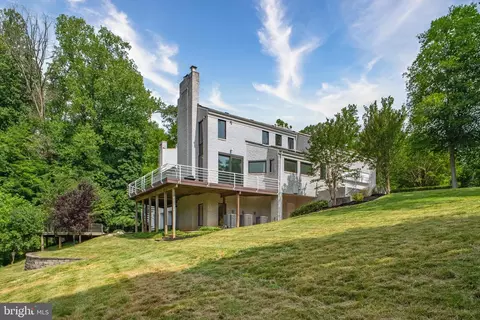 Exterior - 7545 Potomac Fall Rd, Mclean, VA 22102 photo 20 of 25