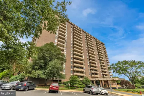 Exterior - 1800 Old Meadow Rd #1014, Mclean, VA 22102 photo 1 of 6