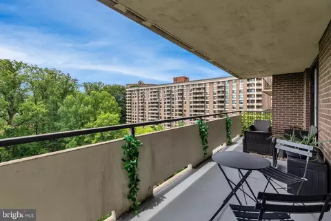 Exterior - 1800 Old Meadow Rd #1014, Mclean, VA 22102 photo 5 of 6