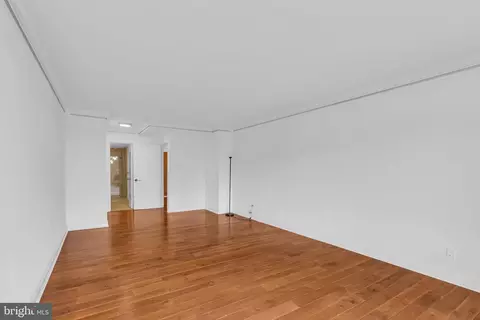 Living - 1800 Old Meadow Rd #1014, Mclean, VA 22102 photo 7 of 7