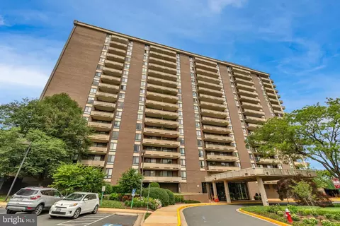 Exterior - 1800 Old Meadow Rd #1014, Mclean, VA 22102 photo 2 of 6