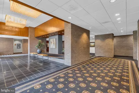Entry Way - 1800 Old Meadow Rd #1014, Mclean, VA 22102 photo 3 of 4