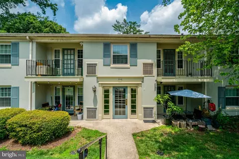 8360 B Dunham Ct, Springfield, VA 22152