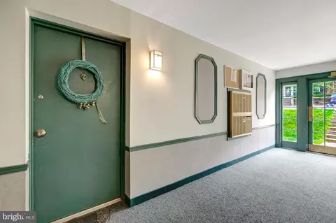Entry Way - 8360 B Dunham Ct, Springfield, VA 22152 photo 1 of 3