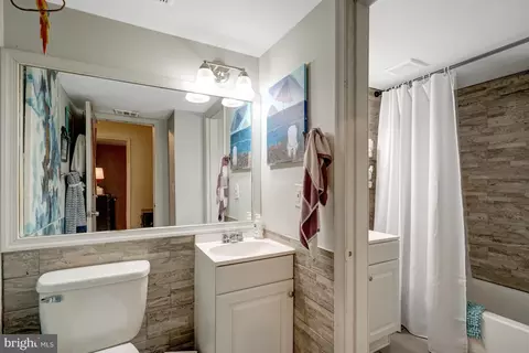 Bath - 8360 B Dunham Ct, Springfield, VA 22152 photo 2 of 2