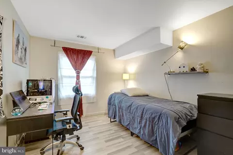 Bedroom - 8360 B Dunham Ct, Springfield, VA 22152 photo 1 of 6