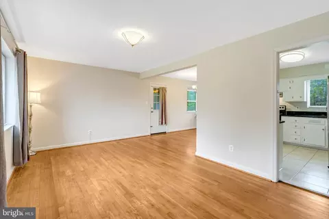 5804 Channing Rd, Springfield, VA 22150 photo 2