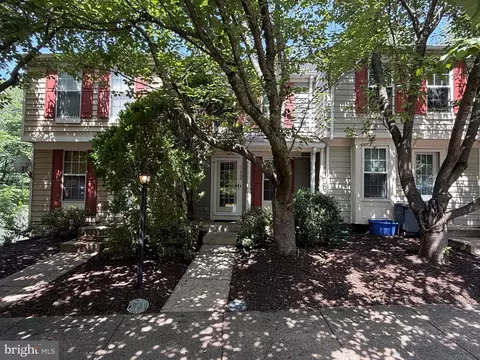 11908 Fieldthorn Ct, Reston, VA 20194