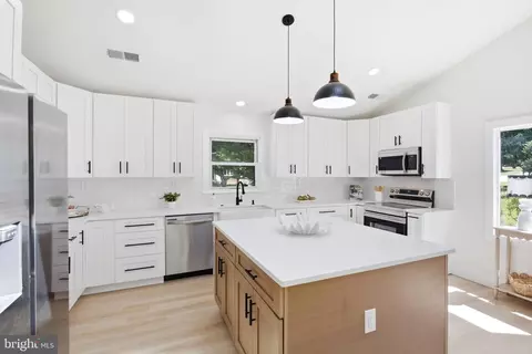 Kitchen - 7501 Nancemond St, Springfield, VA 22150 photo 3 of 4