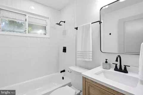 Bath - 7501 Nancemond St, Springfield, VA 22150 photo 2 of 5