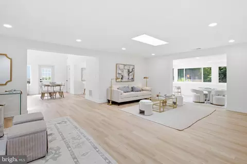 Living - 7501 Nancemond St, Springfield, VA 22150 photo 2 of 4