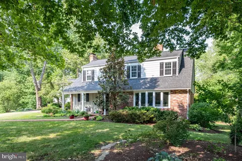 9005 Chickawane Ct, Alexandria, VA 22309