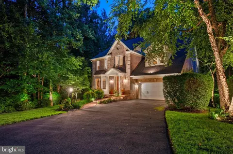 3431 Putnam St, Falls Church, VA 22042