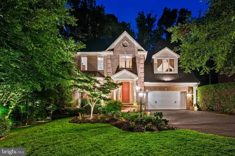 3431 Putnam St, Falls Church, VA 22042