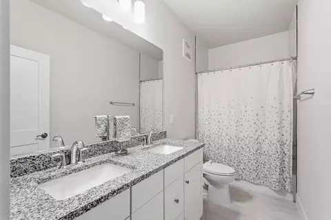 Bath - 1702 Bandit Loop, Reston, VA 20190 photo 2 of 5