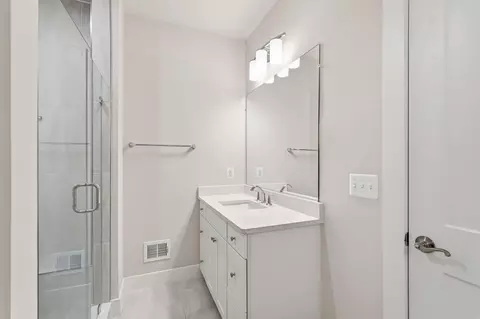 Bath - 1702 Bandit Loop, Reston, VA 20190 photo 4 of 5