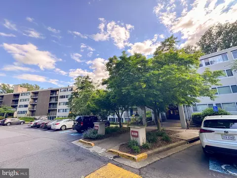 4410 Briarwood Ct N #25, Annandale, VA 22003