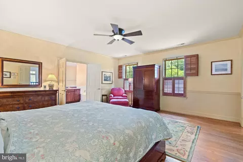 Bedroom - 1033 Swinks Mill Rd, Mclean, VA 22102 photo 3 of 7