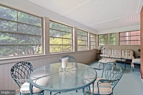Exterior - 1033 Swinks Mill Rd, Mclean, VA 22102 photo 5 of 11