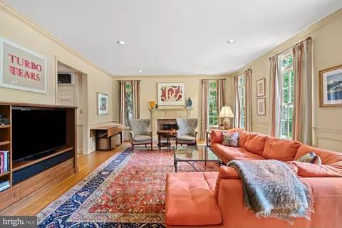 Living - 1033 Swinks Mill Rd, Mclean, VA 22102 photo 3 of 3