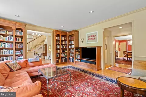 Living - 1033 Swinks Mill Rd, Mclean, VA 22102 photo 2 of 3