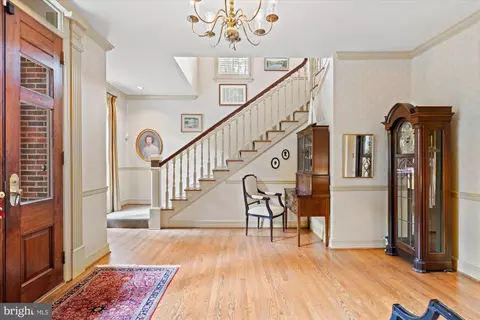 Entry Way - 1033 Swinks Mill Rd, Mclean, VA 22102 photo 2 of 4