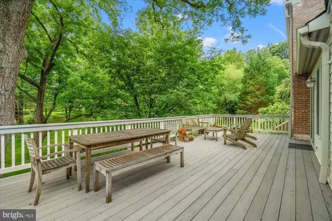 Exterior - 1033 Swinks Mill Rd, Mclean, VA 22102 photo 7 of 11