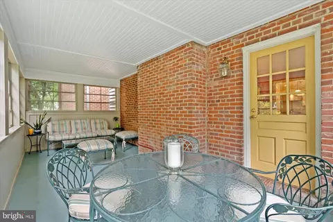 Exterior - 1033 Swinks Mill Rd, Mclean, VA 22102 photo 4 of 11